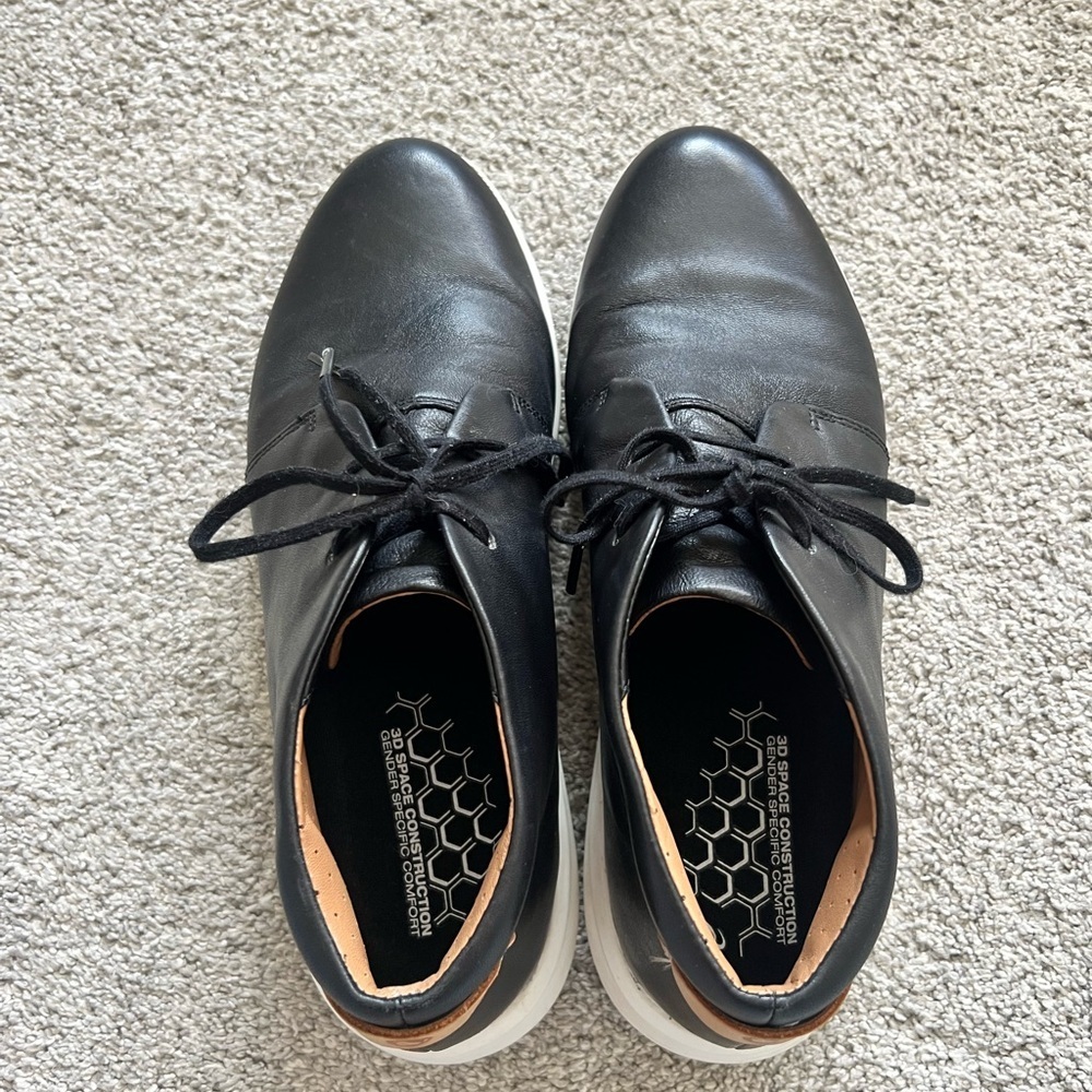 Clarks Unstructured Women's Un Rio Mid - Size 9.5 Black Leather Lace Up Sneaker - Picture 4 of 7